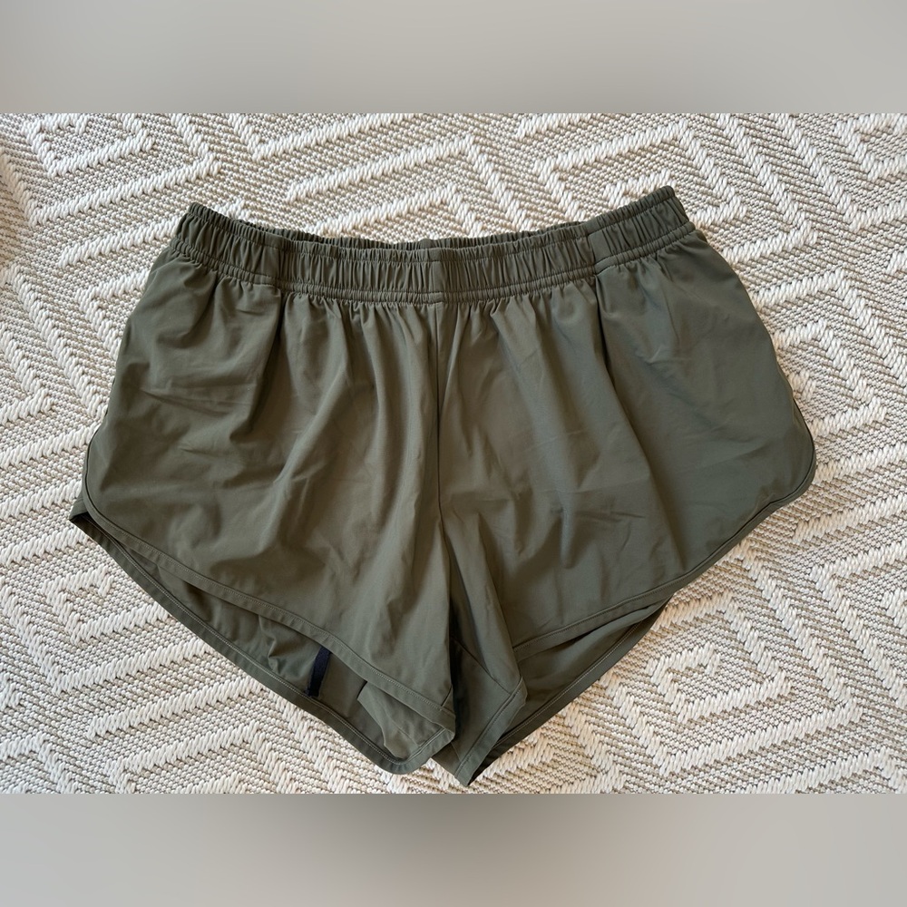 ALL ACCESS Stretch Lite Run Short- in Grape Leaf *NWOT